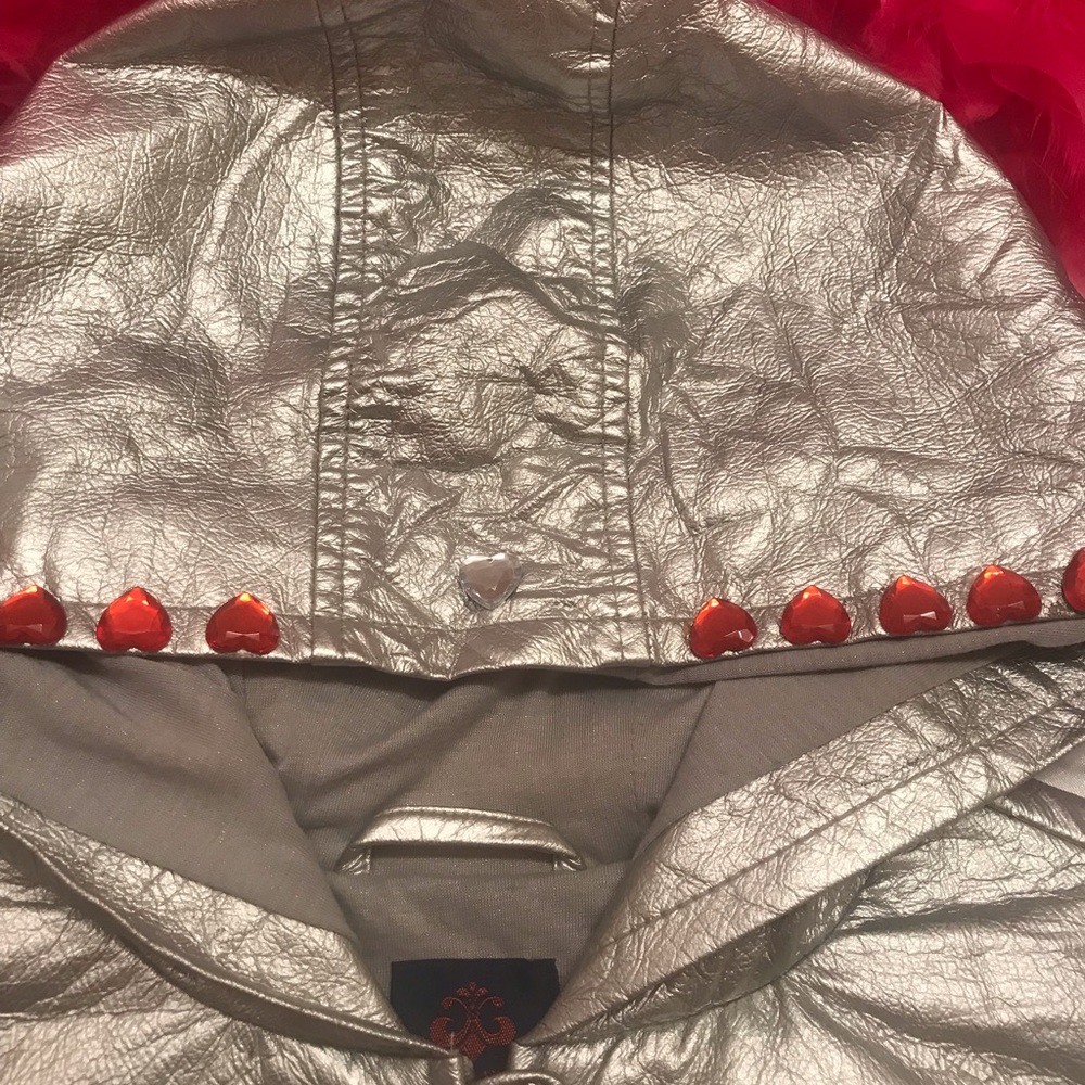 Amazing 🤩 rare y2k metallic silver hello kitty cropped jacket♥️ - Picture 13 of 17